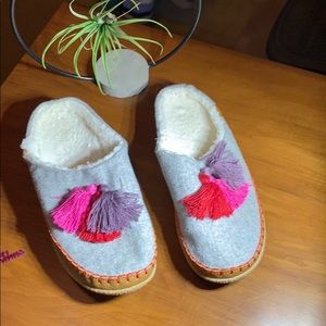 COPY - COPY - Toms lined slippers,6